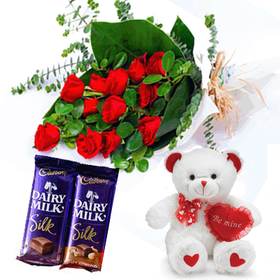 Roses in a Box: Gift/Send Valentine's Day Gifts Online JVS1201746 |IGP.com